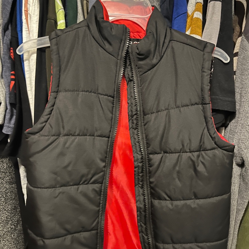 Boys XXS Black Puffer Vest with Red Lining